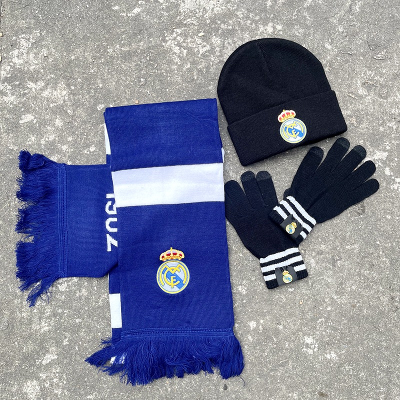 Real Madrid CF Winter Gift Set - Scarf Hat & Gloves